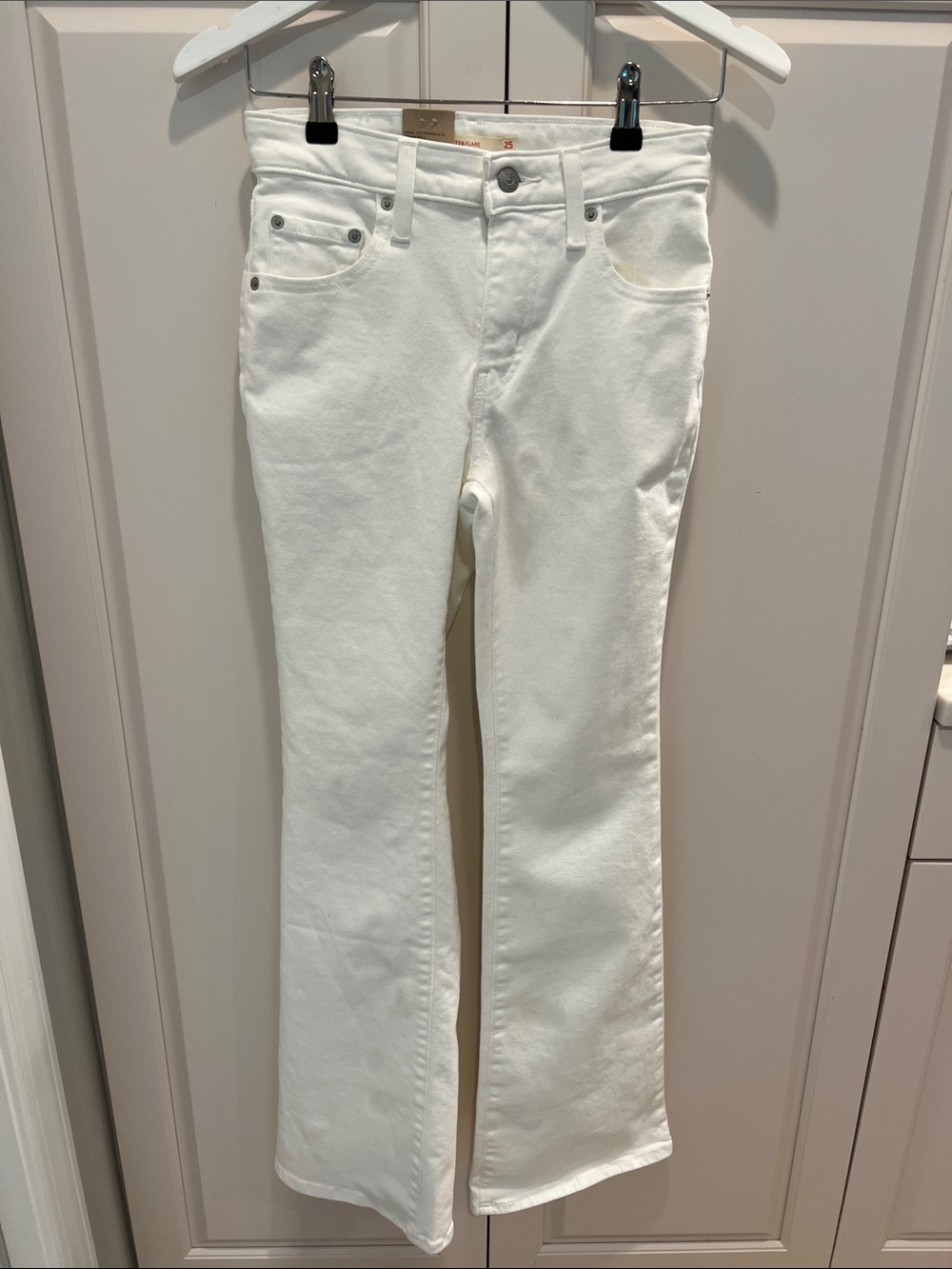 Levi's White Flare Jeans - Clean Classic Fit